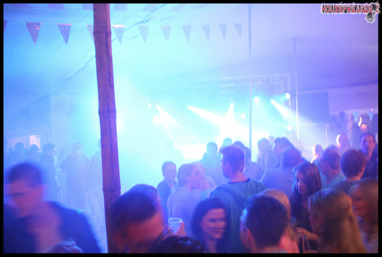 1321x889 pixels (1.111K)